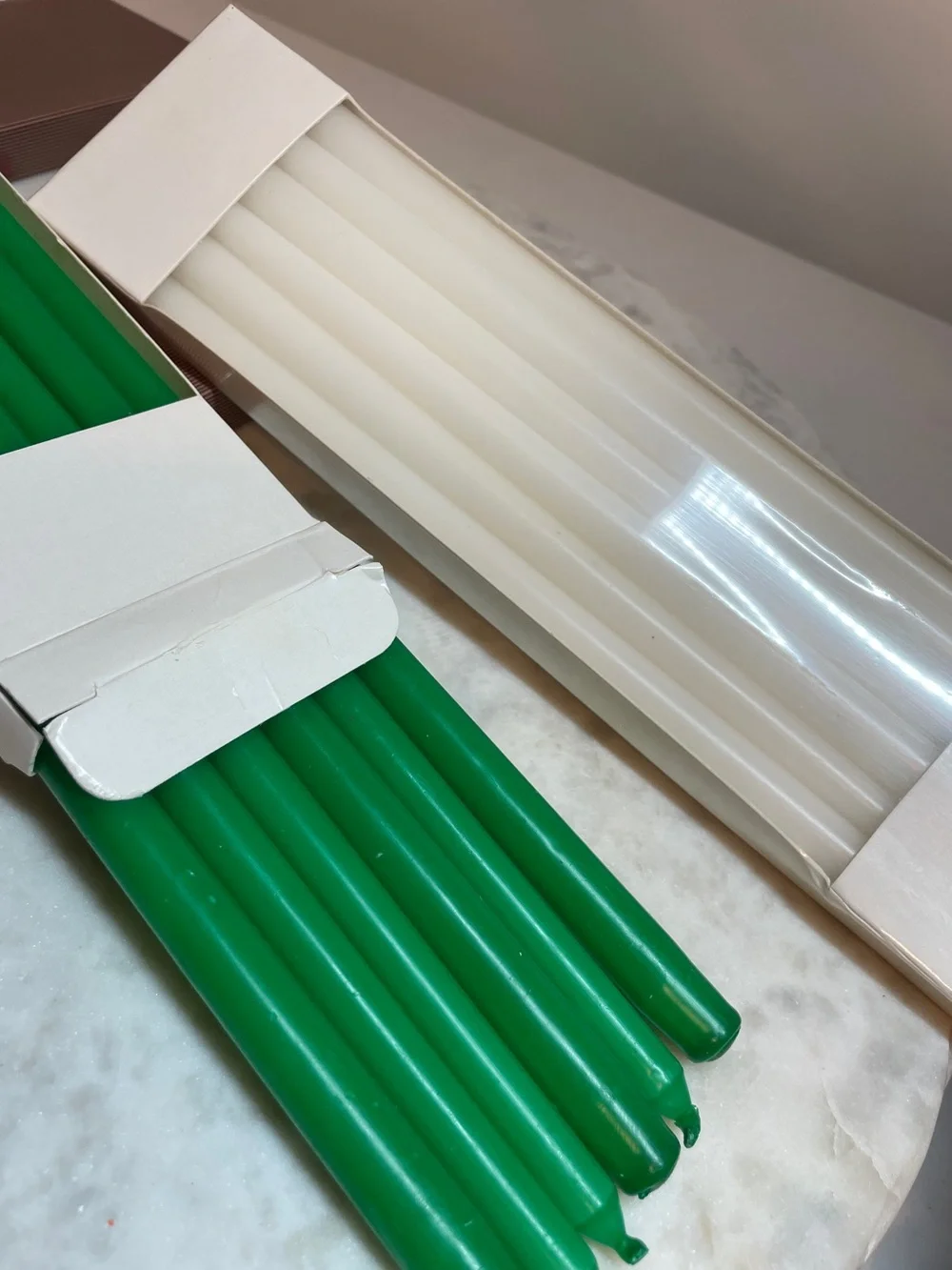 Vintage NIB Avon Gallery Originals SLIM Taper Candles - Green & White - 2 6pk